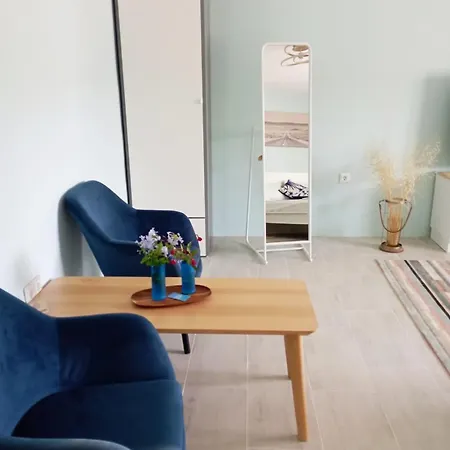 Leah Aparthotel